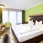 ツム リッター ホテル 4*